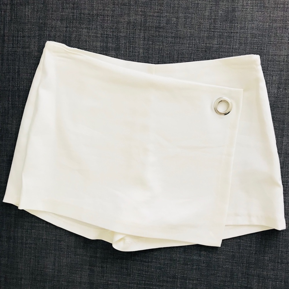 White mini skort